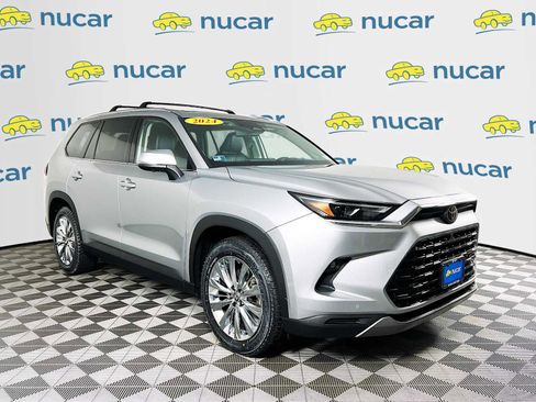 Used 2024 Toyota Grand Highlander Platinum image 1