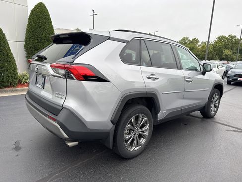 Used 2022 Toyota RAV4 Limited image 15