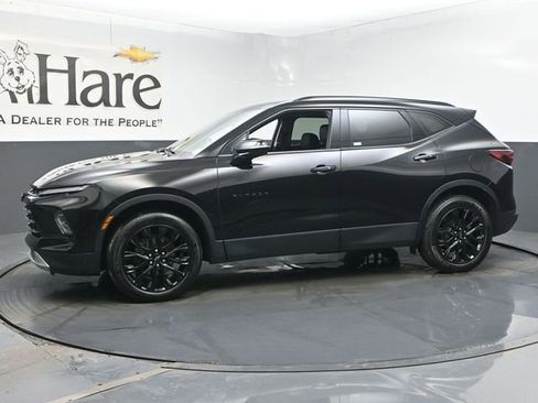 Used 2024 Chevrolet Blazer LT w/ LPO, Black Grille Bar Package FWD image 32