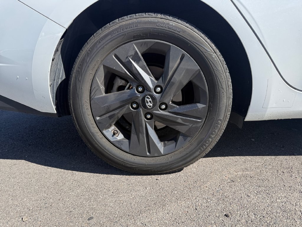 Used 2022 Hyundai Elantra SEL w/ Preferred Accessory Package FWD image 20