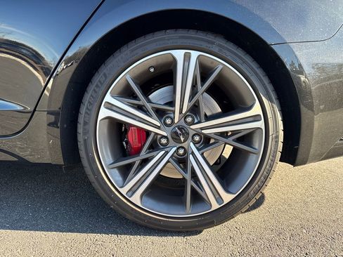 Used 2025 Genesis G70 2.5T w/ Sport Prestige Package image 19