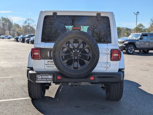 Used 2025 Jeep Wrangler Backcountry image 8