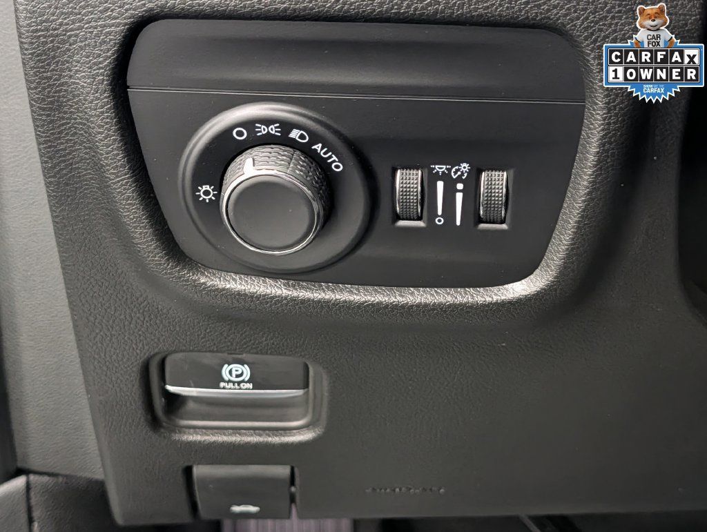 Used 2023 Jeep Grand Cherokee Altitude AWD/4WD image 24