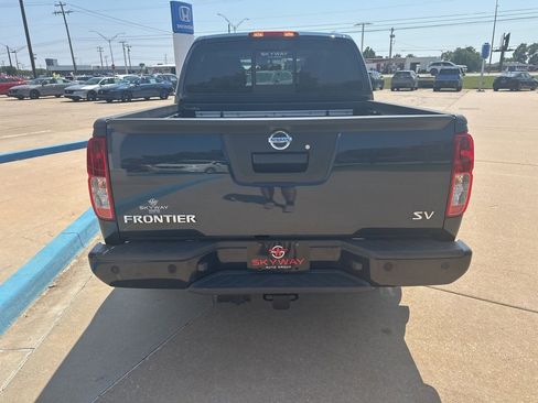 Used 2021 Nissan Frontier SV image 14