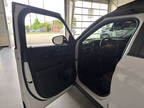 Used 2021 Chevrolet TrailBlazer RS FWD image 5