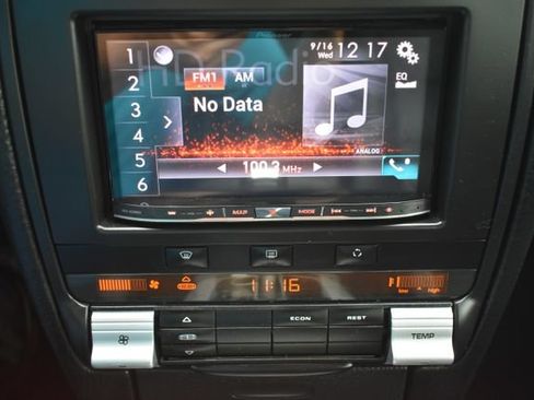 Used 2010 Porsche Cayenne AWD/4WD image 29