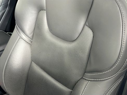 Used 2022 Volvo XC60 B5 Inscription w/ Protection Package Premier image 20