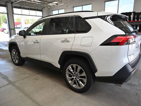 Used 2019 Toyota RAV4 Limited w/ Advanced Technology Package AWD/4WD image 8