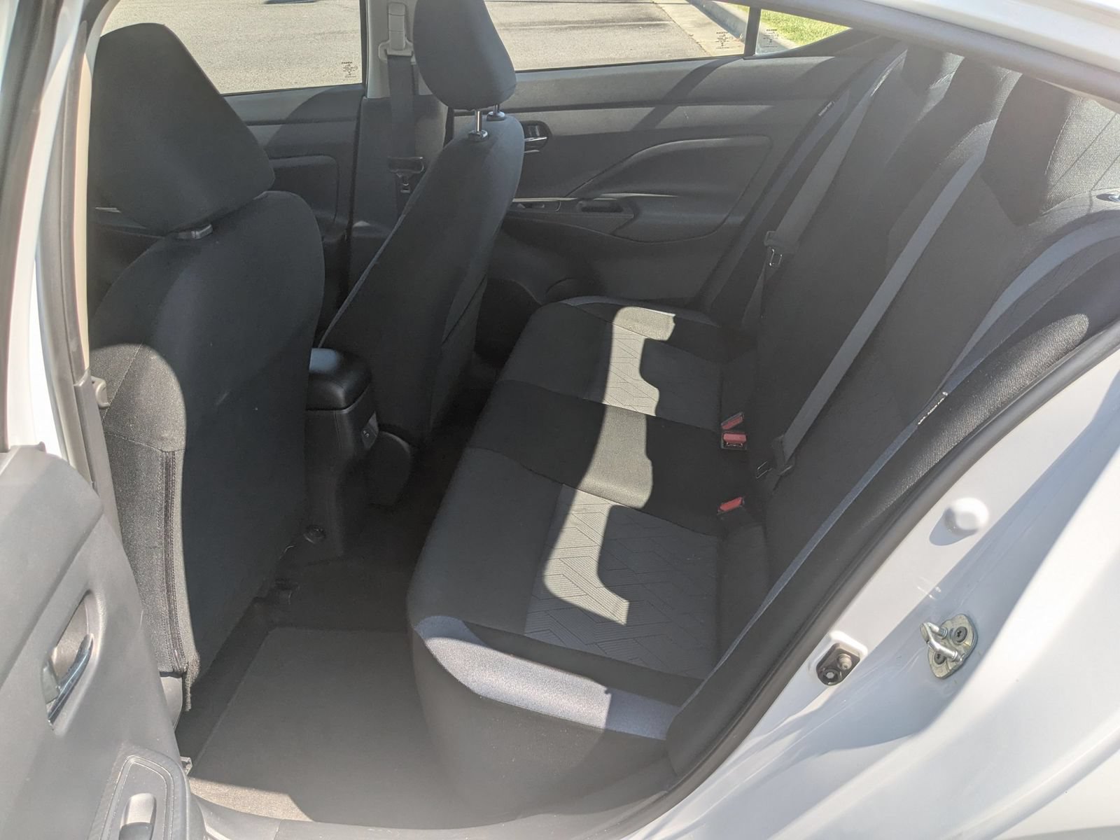Used 2025 Nissan Versa SV FWD image 28