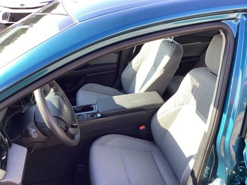 Used 2026 Toyota Camry LE w/ Convenience Package FWD image 14