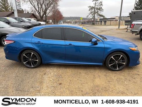 Used 2020 Toyota Camry XSE image 2