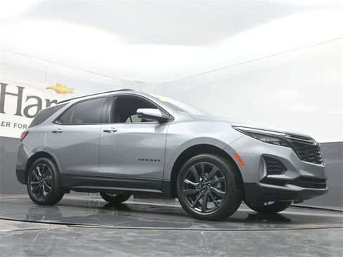Used 2024 Chevrolet Equinox RS image 2
