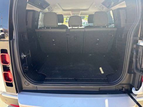 Used 2024 Land Rover Defender 110 S image 26
