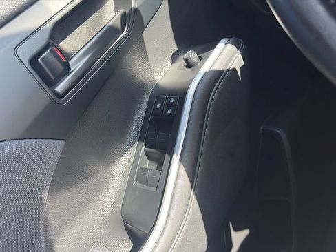 Used 2023 Toyota Highlander LE FWD image 17