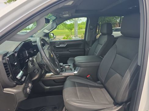 Certified 2023 Chevrolet Silverado 1500 LTZ w/ LTZ Premium Package AWD/4WD image 11