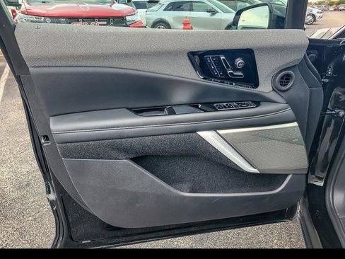 Certified 2025 Cadillac Optiq Luxury 2 w/ LPO, Floor Liner Package AWD/4WD image 30