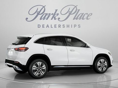 Used 2025 Mercedes-Benz GLA 250 4MATIC image 21