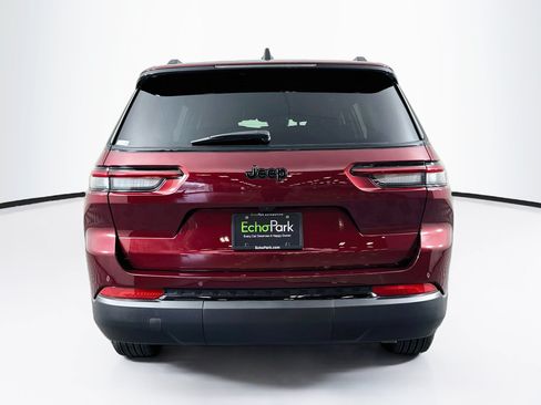 Used 2025 Jeep Grand Cherokee L Laredo RWD image 7