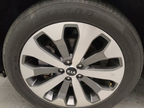 Used 2020 Kia Telluride EX w/ EX Premium Package FWD image 31