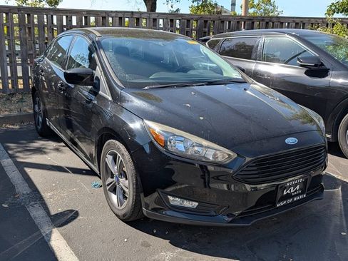 Used 2018 Ford Focus SE FWD image 4