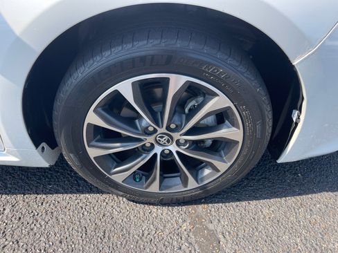 Used 2017 Toyota Avalon XLE FWD image 22