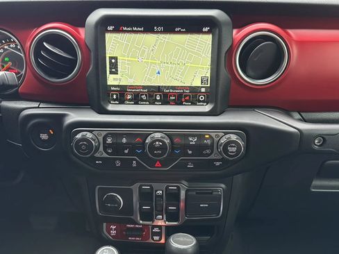 Used 2023 Jeep Gladiator Rubicon w/ LED Lighting Group AWD/4WD image 31