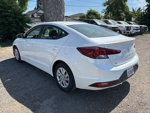Used 2020 Hyundai Elantra SE w/ Cargo Package (C1) FWD image 3
