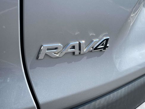 Used 2022 Toyota RAV4 LE FWD image 25