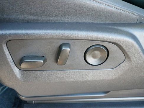 Used 2025 Chevrolet Silverado 1500 LTZ image 17