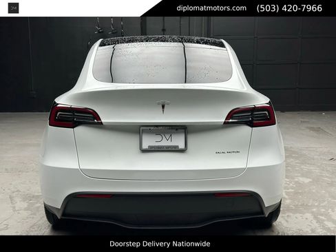 Used 2023 Tesla Model Y Long Range image 5