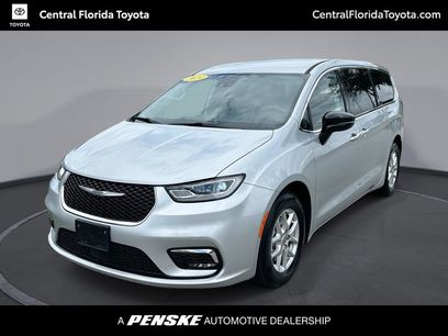 Used 2024 Chrysler Pacifica Touring-L