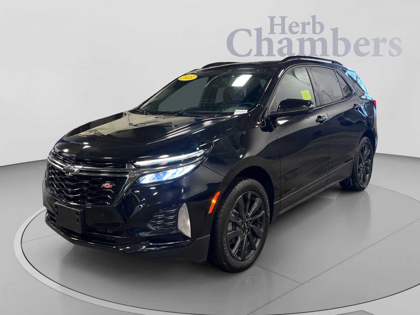 Used 2023 Chevrolet Equinox RS w/ RS Leather Package AWD/4WD image 4