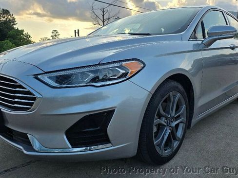 Used 2020 Ford Fusion SEL FWD image 2