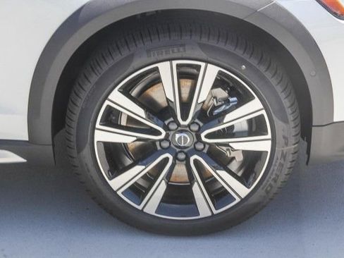 New 2025 Volvo V60 B5 Cross Country Ultra w/ Climate Package image 10