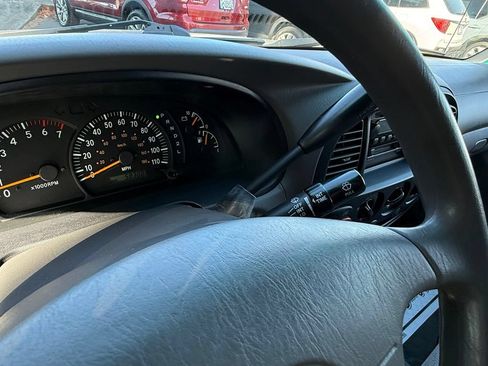 Used 2000 Toyota Tundra SR5 w/ Convenience Pkg RWD image 28