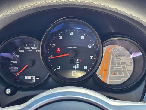Used 2020 Porsche Macan AWD/4WD image 25