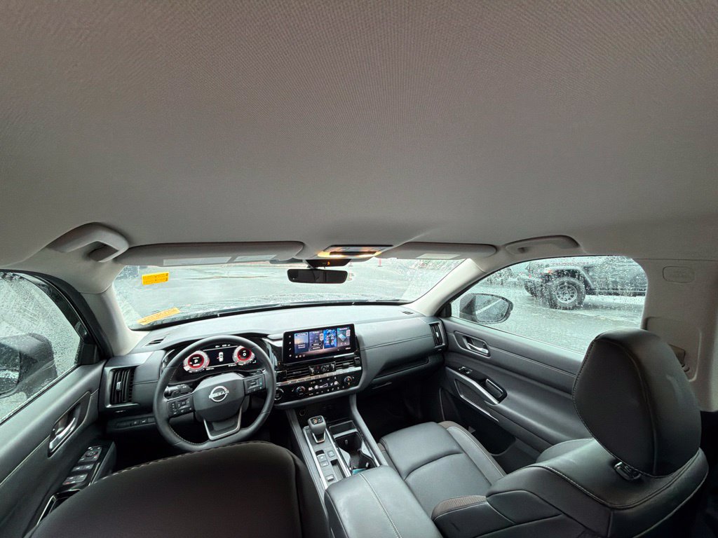 Used 2026 Nissan Pathfinder SL FWD image 8