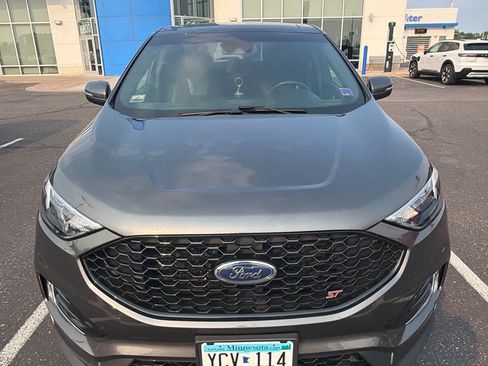 Used 2019 Ford Edge ST w/ Convenience Package AWD/4WD image 2