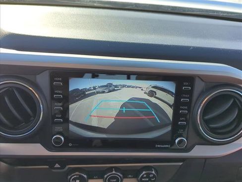 Used 2020 Toyota Tacoma SR5 image 18