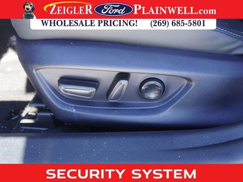 Used 2025 Toyota Camry SE image 13