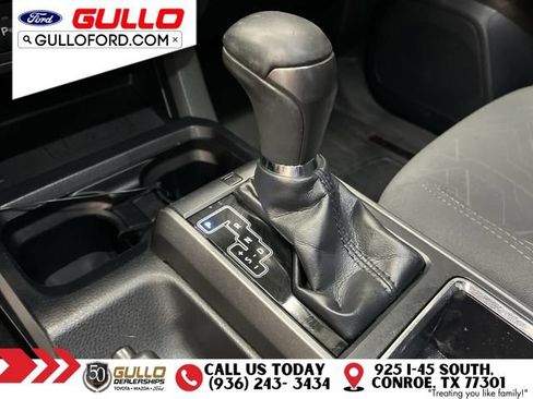 Used 2018 Toyota Tacoma TRD Off-Road w/ Technology Package AWD/4WD image 28