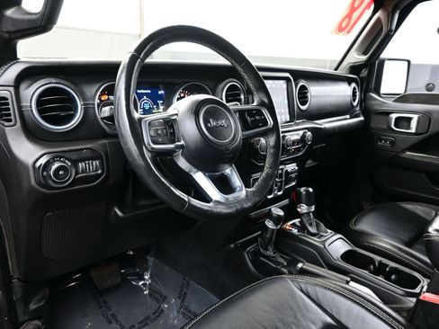 Used 2018 Jeep Wrangler Unlimited Sahara w/ Dual Top Group image 11