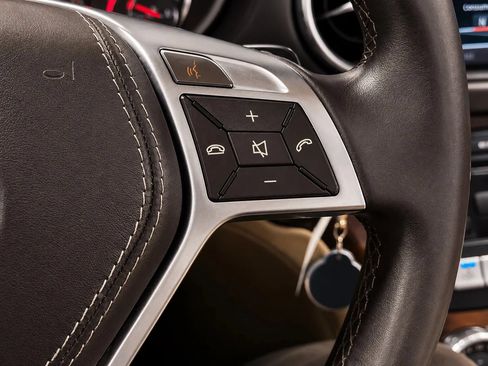 Used 2013 Mercedes-Benz SL 550 image 22