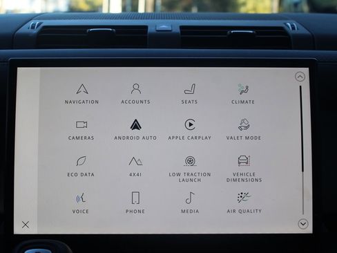 Certified 2025 Land Rover Defender 130 X-Dynamic SE image 27