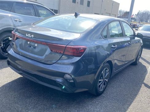 Used 2023 Kia Forte LXS FWD image 5
