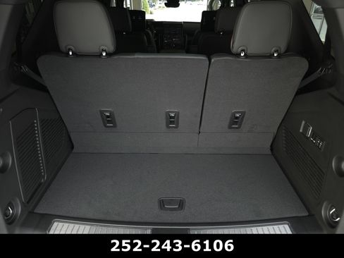 Used 2026 GMC Yukon AT4 w/ AT4 Premium Plus Package AWD/4WD image 37