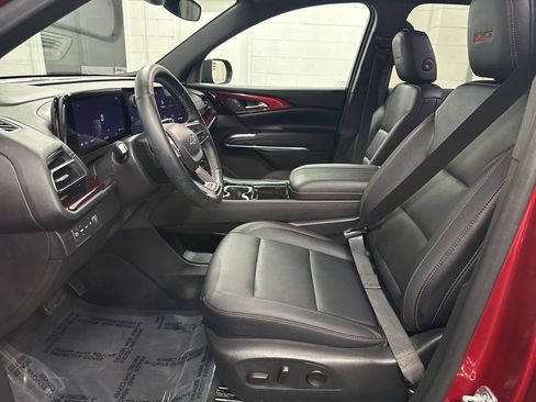 Used 2025 Chevrolet Traverse Z71 AWD/4WD image 19