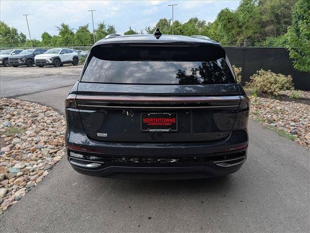 Used 2024 Lincoln Nautilus Reserve w/ Equipment Group 202A AWD/4WD image 4