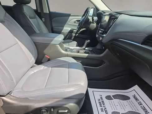 Used 2020 Chevrolet Traverse LT w/ LT Premium Package AWD/4WD image 12