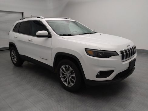 Used 2019 Jeep Cherokee Latitude Plus w/ Comfort/Convenience Group image 11